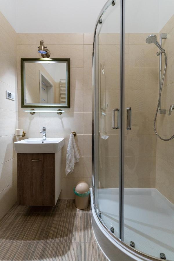 Apartament Inspirujacy - Z Prywatnym Monitorowanym Parkingiem - 4 Osobowy - Space Apart Jelenia Góra Exteriör bild